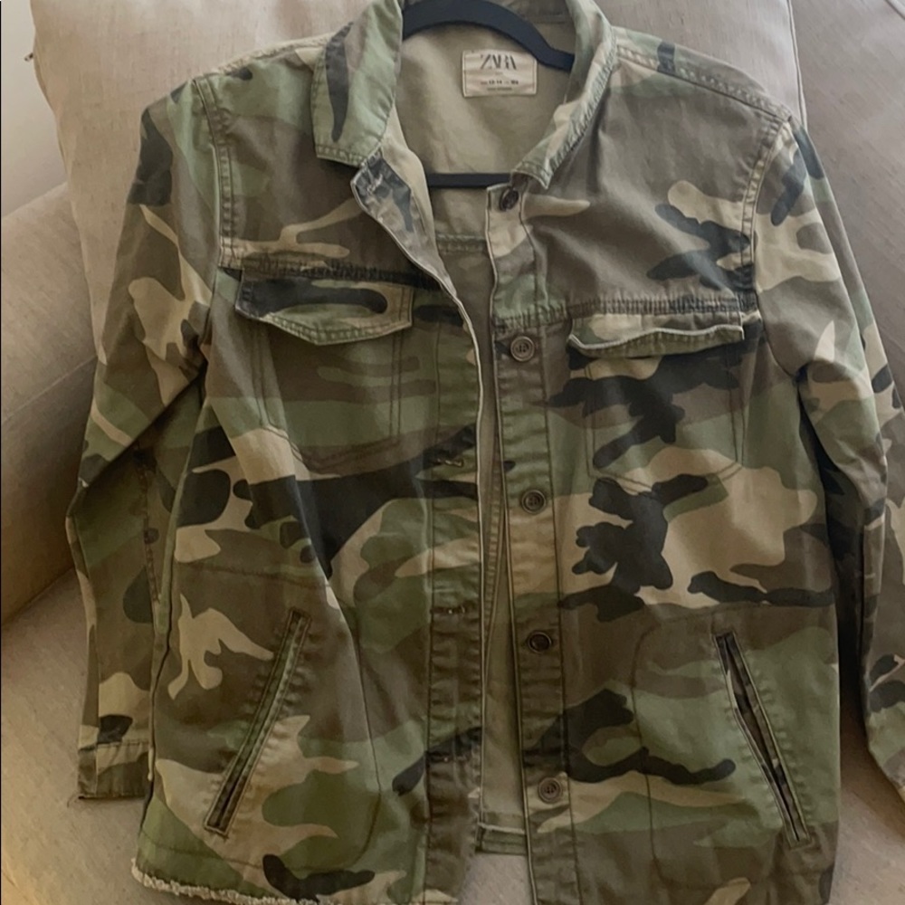 Girls green camo jacket.